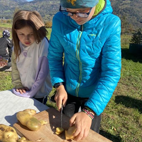 Kinder im Garten