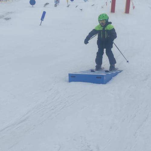 Kinder Ski fahren
