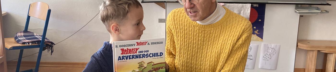 Lehrer mit Kind