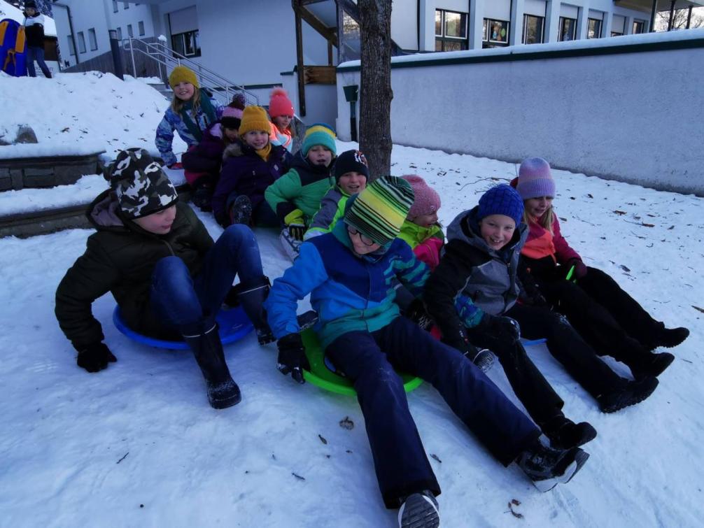 Kinder im Schnee