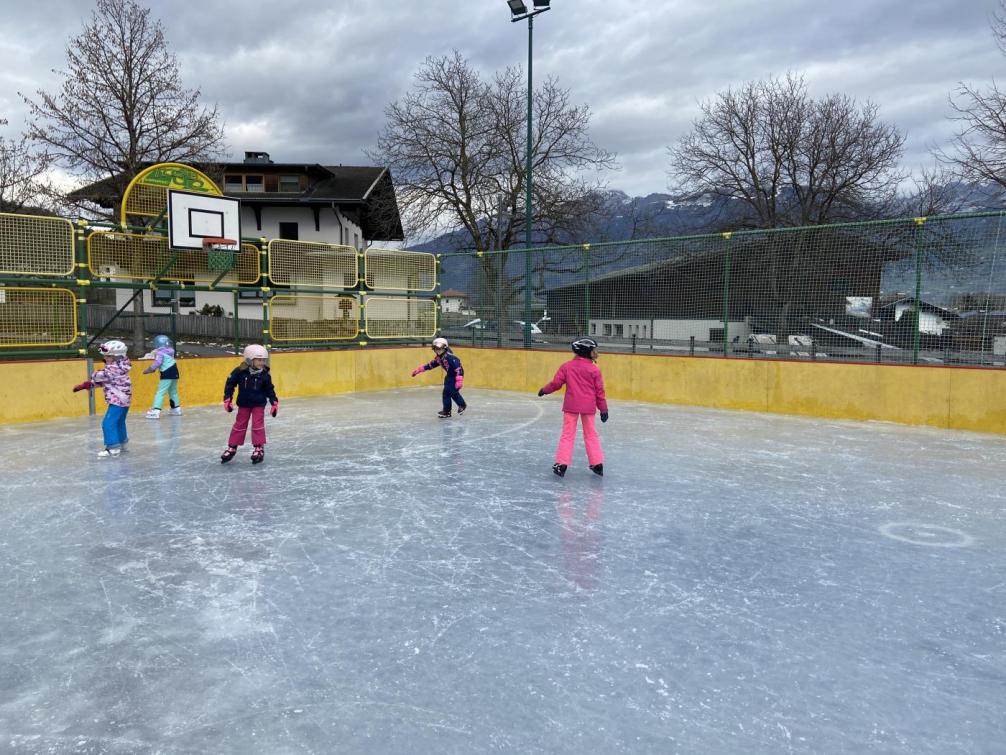 Kinder Eislaufen