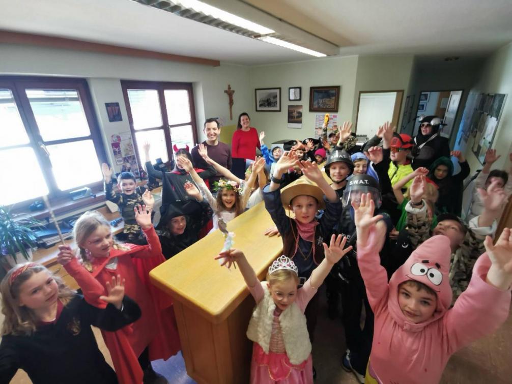 Kinder im Fasching