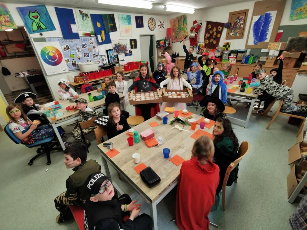 Kinder im Fasching