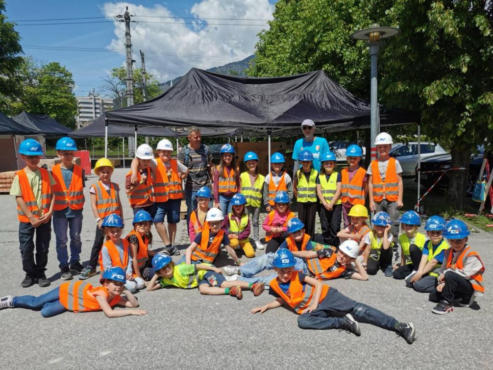 Kinder Baustelle