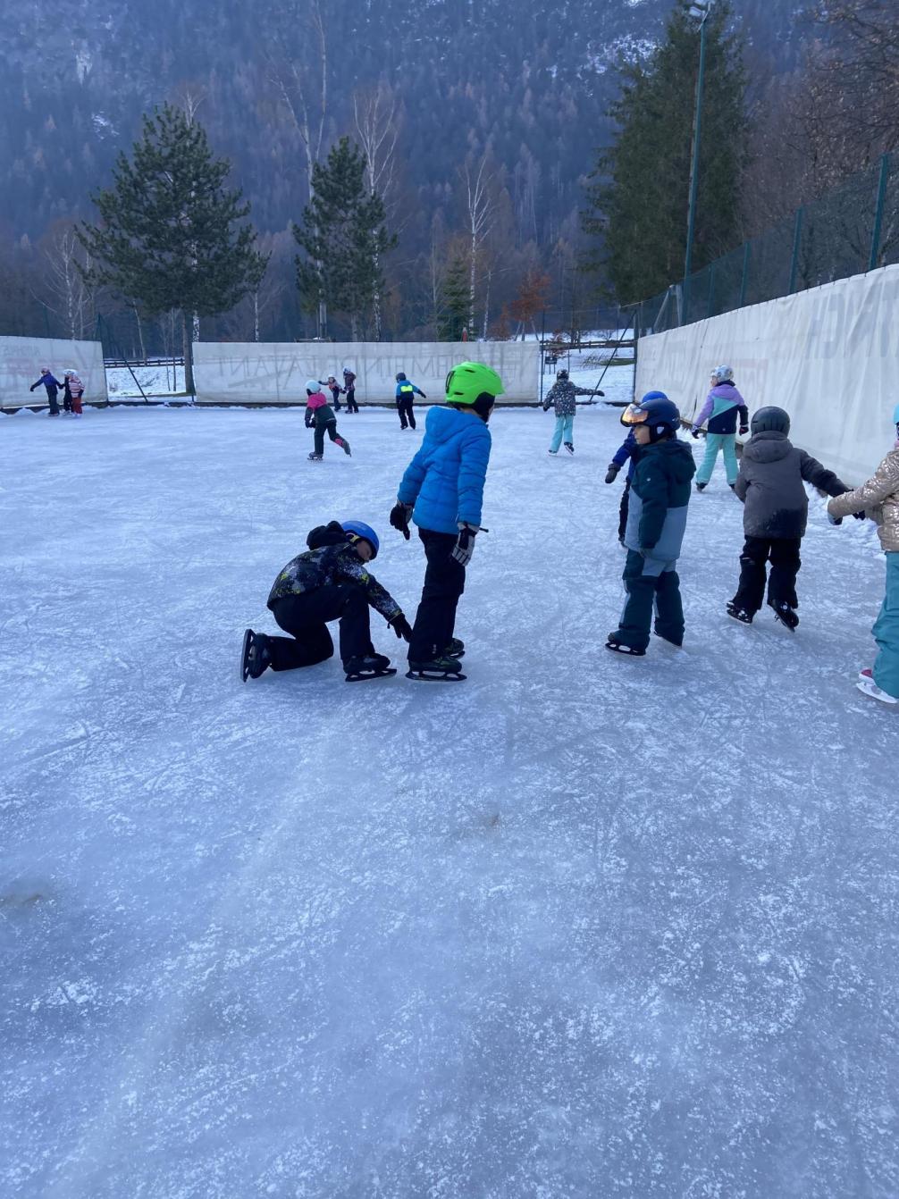 Schüler im Schnee