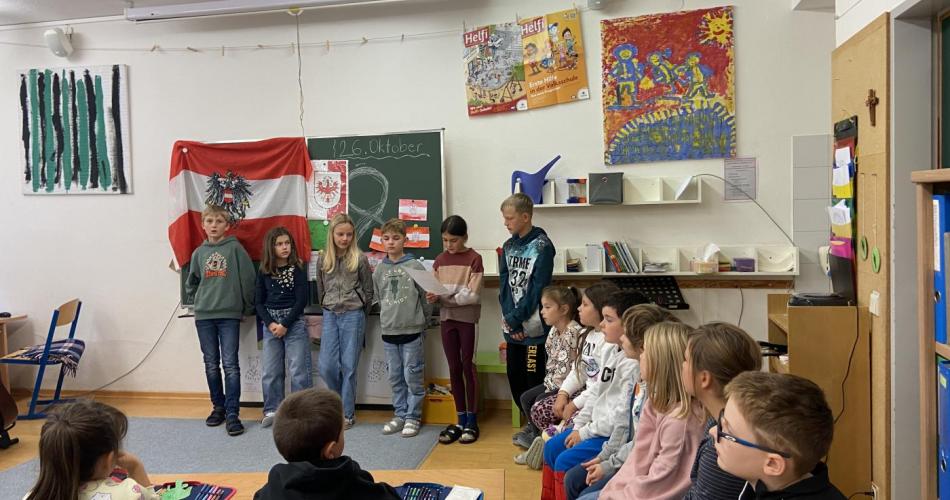 Kinder mit Flagge
